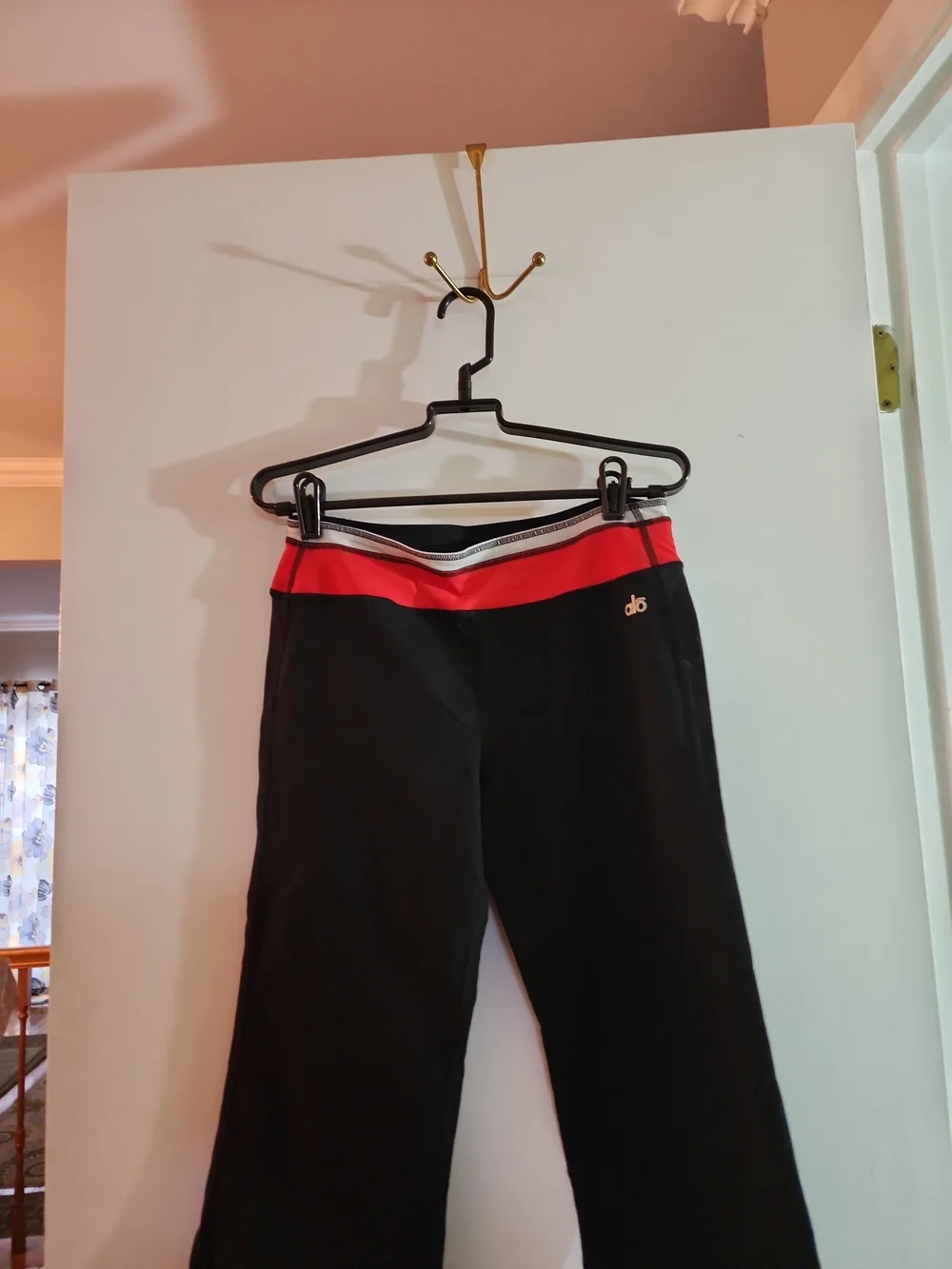 ALO Yoga comfortable black